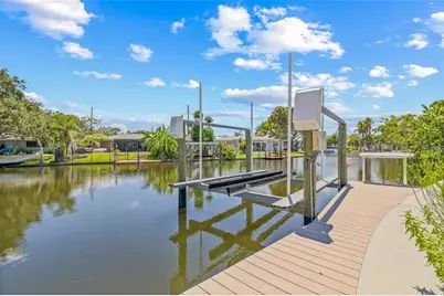 5165 Dover Street NE, Saint Petersburg, FL 33703 - Photo 8