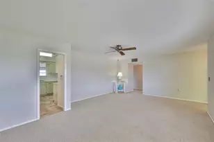 823 Fox Hills Dr, Sun City Center, FL 33573 - Photo 6
