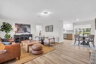 162 Circlewood Dr, Venice, FL 34293 - Photo 4