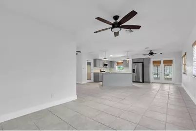 999 38th Avenue NE, Saint Petersburg, FL 33704 - Photo 22