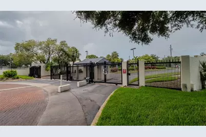 2424 W Tampa Bay Boulevard #L302, Tampa, FL 33607 - Photo 4