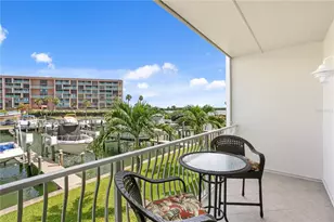 12586 Capri Cir N, Treasure Island, FL 33706 - Photo 68