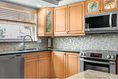 12586 Capri Circle N, Treasure Island, FL 33706 - Photo 8