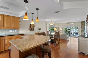 12586 Capri Cir N, Treasure Island, FL 33706 - Photo 6