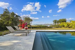 1640 Seabreeze Dr, Tarpon Springs, FL 34689 - Photo 20