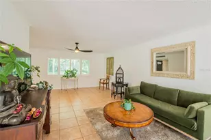 10604 Carrollbrook Ln, Tampa, FL 33618 - Photo 12