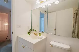 10604 Carrollbrook Ln, Tampa, FL 33618 - Photo 32