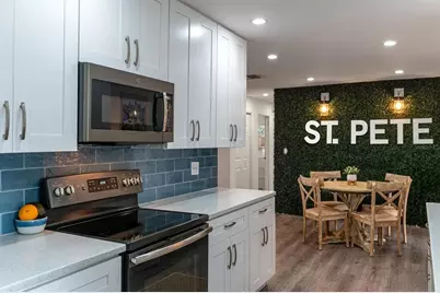 333 66th Street N, Saint Petersburg, FL 33710 - Photo 8