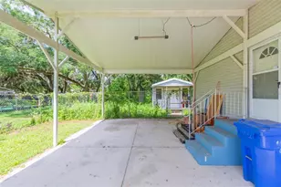 9117 Wood Terrace Dr, Tampa, FL 33637 - Photo 32