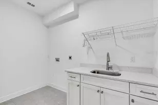 4251 W Roland St, Tampa, FL 33609 - Photo 42