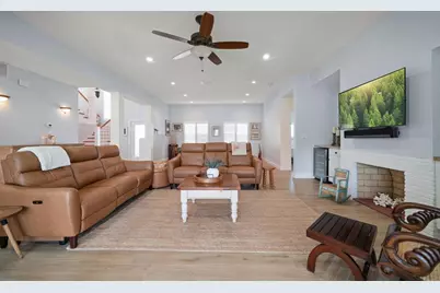 733 Bay Esplanade, Clearwater Beach, FL 33767 - Photo 18