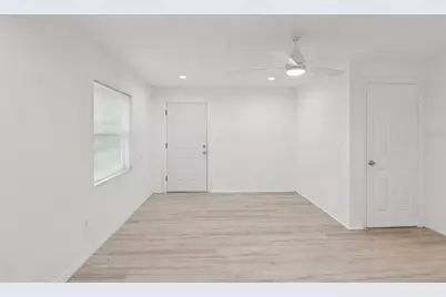 9404 N Mulberry Street, Tampa, FL 33612 - Photo 6