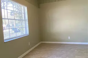 913 E 123rd Ave, Tampa, FL 33612 - Photo 8