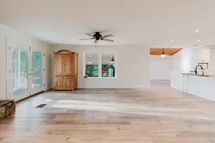 5455 Lake Le Clare Rd, Lutz, FL 33558 - Photo 14