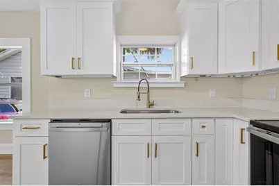 1240 James Avenue S, Saint Petersburg, FL 33705 - Photo 10