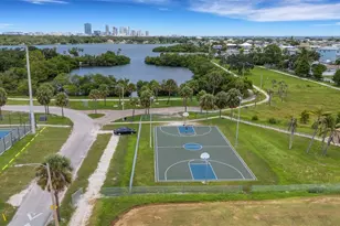 381 Kingfish Dr SE, Saint Petersburg, FL 33705 - Photo 36