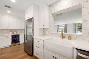 381 Kingfish Dr SE, Saint Petersburg, FL 33705 - Photo 12