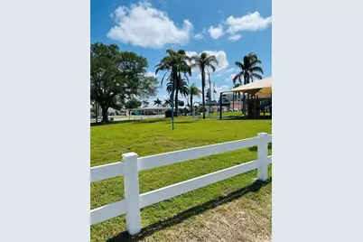 18218 Sunset Boulevard #B, Saint Petersburg, FL 33708 - Photo 10