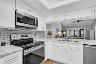 9312 Golf View Dr, New Port Richey, FL 34655 - Photo 12