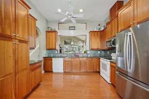 3416 Heards Ferry Dr, Tampa, FL 33618 - Photo 14