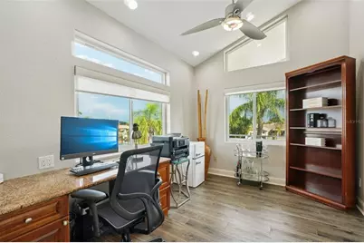 2085 Massachusetts Avenue NE, Saint Petersburg, FL 33703 - Photo 30