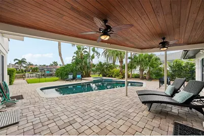 2085 Massachusetts Avenue NE, Saint Petersburg, FL 33703 - Photo 34