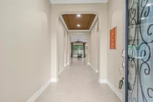 14207 Cheshire Acres Pl, Tampa, FL 33618 - Photo 6