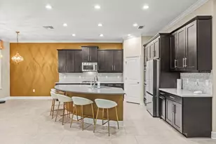 14207 Cheshire Acres Pl, Tampa, FL 33618 - Photo 4