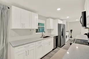 3706 Mistwood Dr, Tampa, FL 33619 - Photo 10