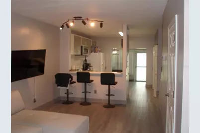 6210 Bayside Key Drive, Tampa, FL 33615 - Photo 2