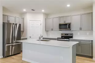 3735 King Hill Dr, Haines City, FL 33844 - Photo 2