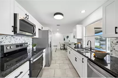 4250 14th Way NE, Saint Petersburg, FL 33703 - Photo 10