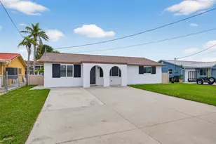 13912 Darlene Ave, Hudson, FL 34667 - Photo 2