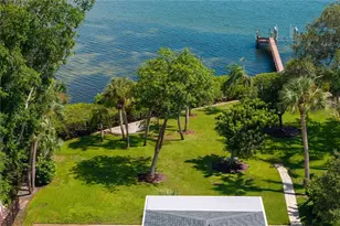 234 Driftwood Rd SE, Saint Petersburg, FL 33705 - Photo 18