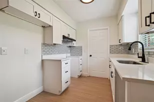 2067 Balfour Cir, Tampa, FL 33619 - Photo 8