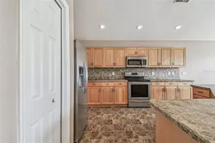 34828 Prairie Ridge Way, Zephyrhills, FL 33541 - Photo 54