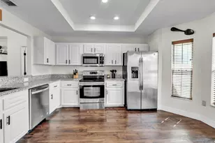 6911 Shimmering Dr, Lakeland, FL 33813 - Photo 8