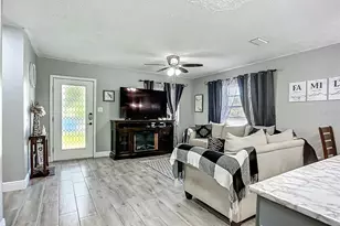 8016 Formby St, Riverview, FL 33578 - Photo 4