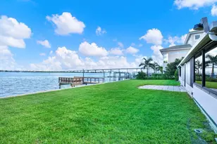218 Driftwood Ln, Largo, FL 33770 - Photo 4