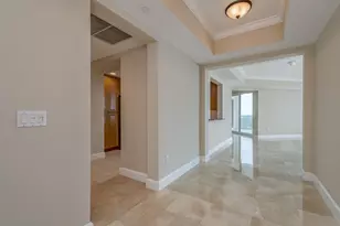 300 Beach Dr NE, Saint Petersburg, FL 33701 - Photo 4