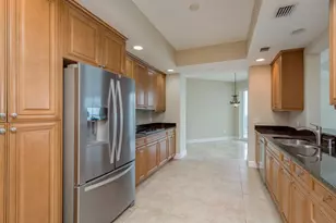 300 Beach Dr NE, Saint Petersburg, FL 33701 - Photo 18