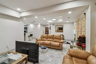 1377 S Washington Ave, Clearwater, FL 33756 - Photo 8