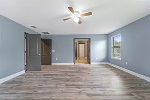 11006 Tahiti Isle Ln, Tampa, FL 33647 - Photo 32