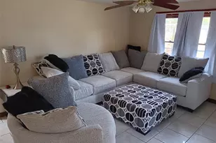 5647 19th St, Zephyrhills, FL 33542 - Photo 4