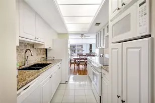 660 Island Way, Clearwater Beach, FL 33767 - Photo 14