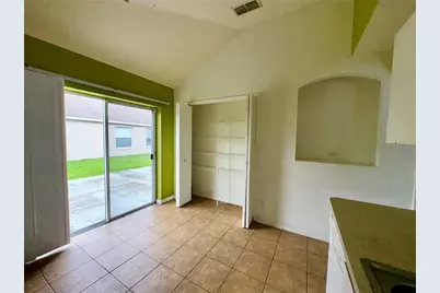 7406 Oxford Garden Circle, Apollo Beach, FL 33572 - Photo 14