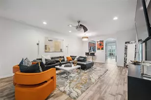 12224 Foxmoor Peak Dr, Riverview, FL 33579 - Photo 2