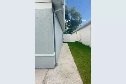 8706 Fish Lake Road, Tampa, FL 33619 - Photo 4