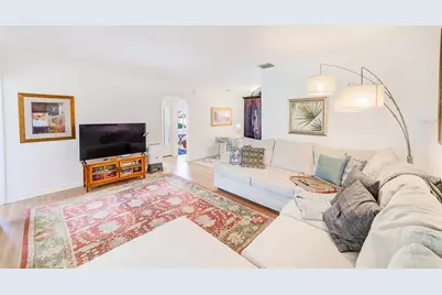 240-242 Mateo Way NE, Saint Petersburg, FL 33704 - Photo 12