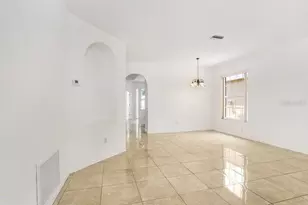930 Grand Canyon Dr, Valrico, FL 33594 - Photo 4